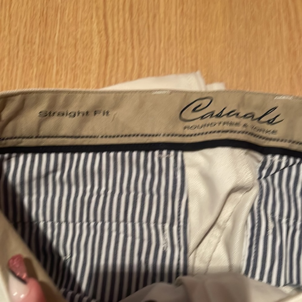Roundtree & Yorke Casuals View 2